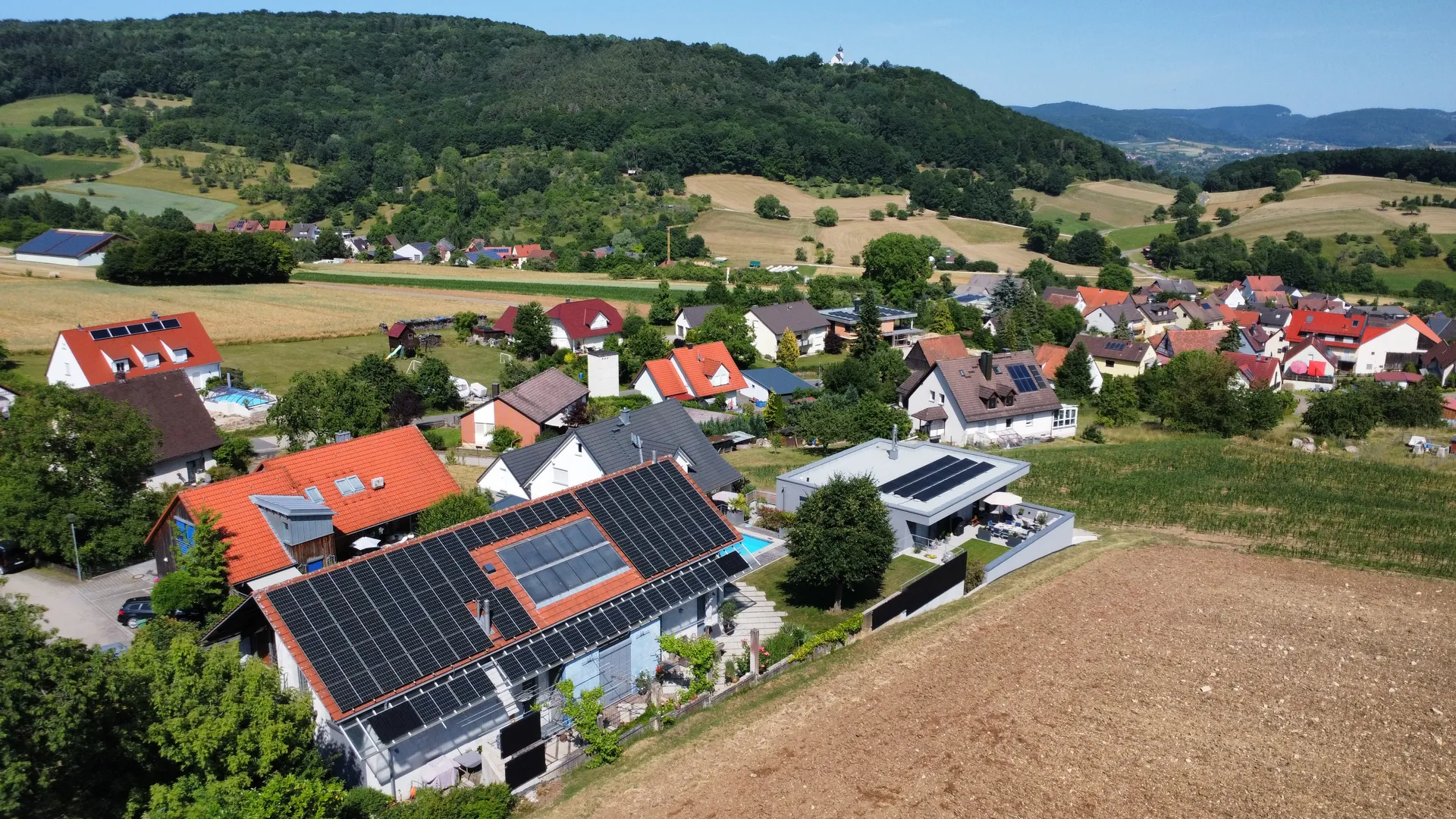 Photovoltaikanlage auf Wohnhäusern in der Fränkischen Schweiz
